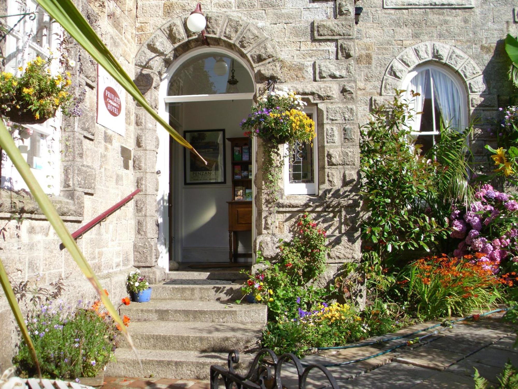 Estoril Bed & Breakfast Penzance Exterior photo